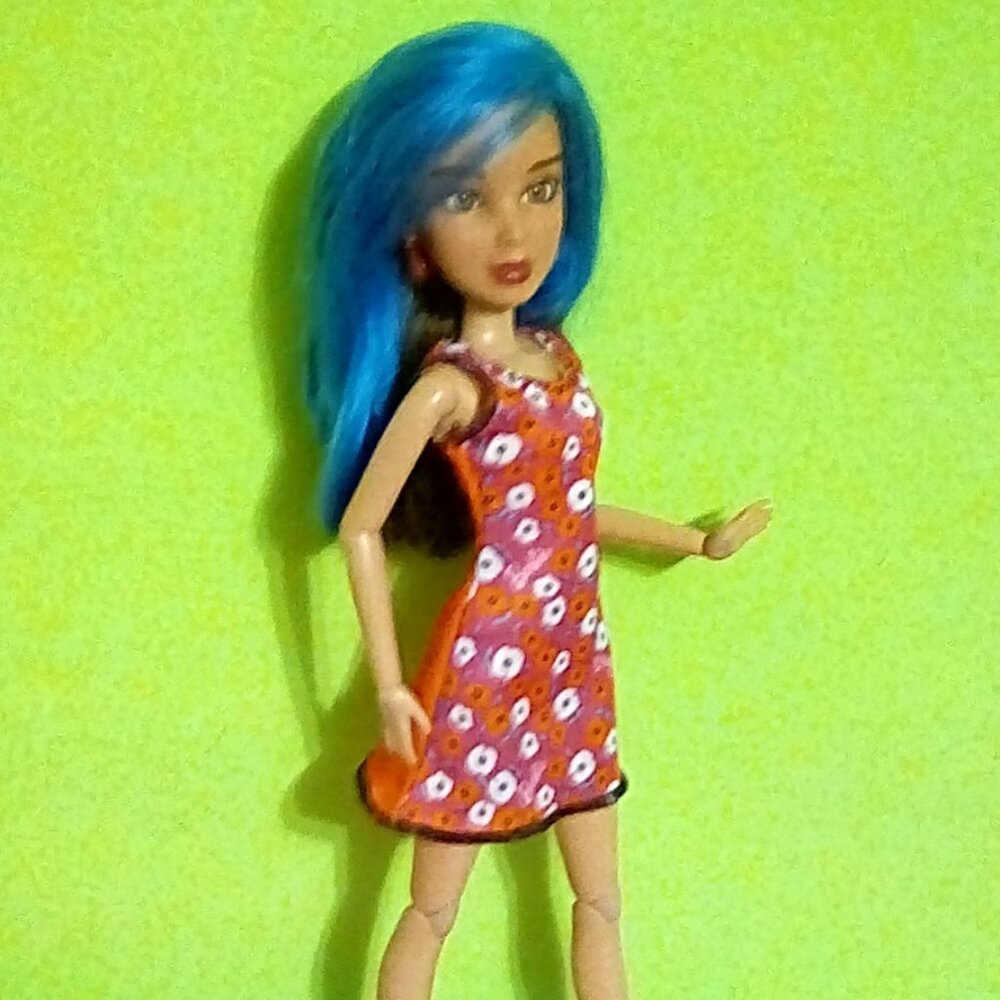 Liv doll with Blue & Brown wig heart earrings